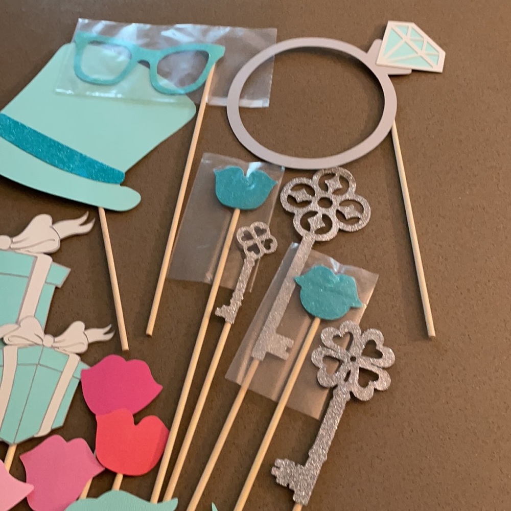 Photo Booth Props - Picture 15 of 16